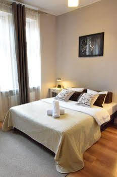 Blooms Boutique Hostel By Friendly Apartments Hostel *