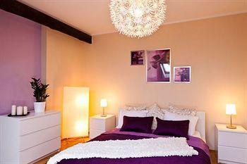 Blooms Boutique By Friendly *